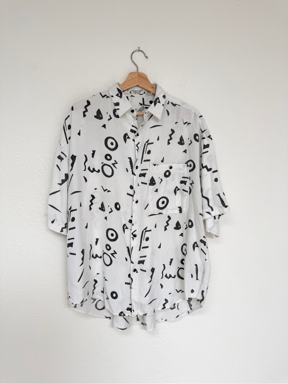 VINTAGE GOOUCH white abstract short sleeve button down shirt / size L